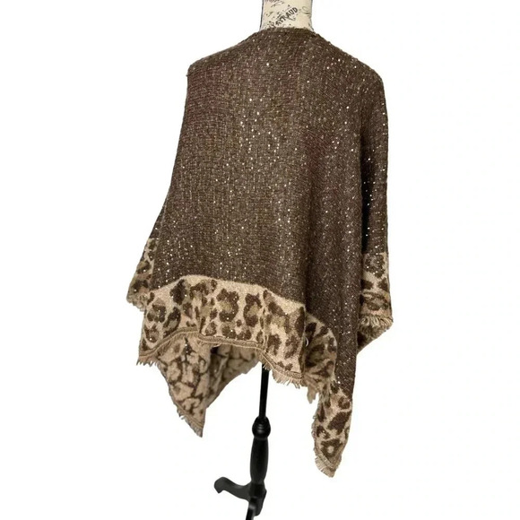 I.N.C. International Concepts, Topper Wrap, Neutral ONE SIZE - Picture 3 of 4